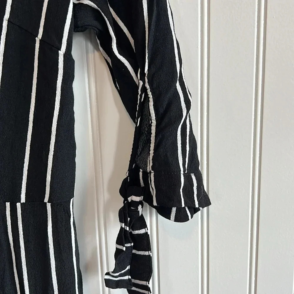 Wild fable,‎ pants suit, jumpsuit, black and white stripe women size medium - Picture 3 of 7